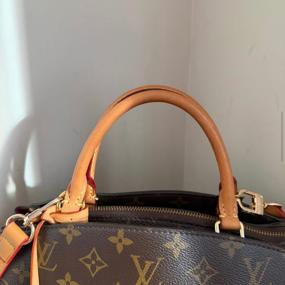 Louis Vuitton bag - Picture 7 of 16